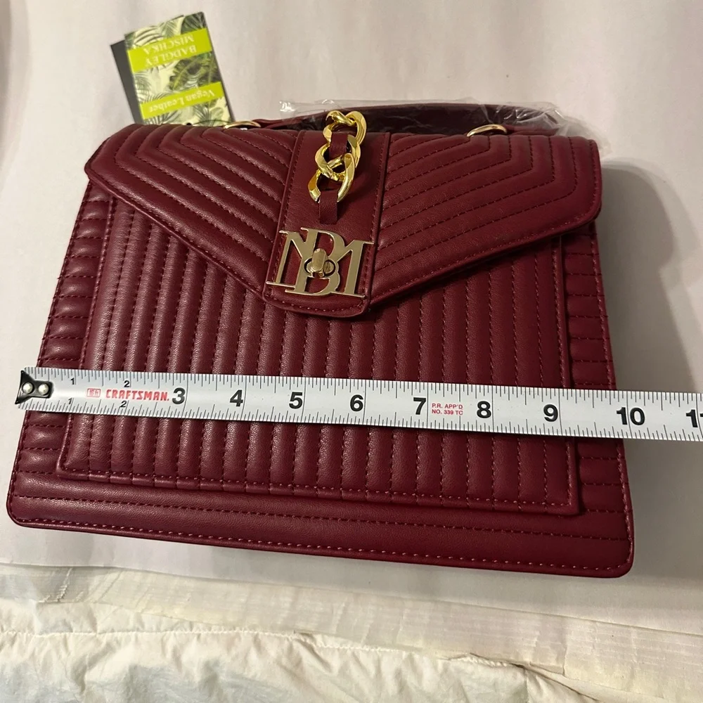 Badgley Mischka Quilted Crossbody w/ Big Chain Detail - NWT - Picture 16 of 16